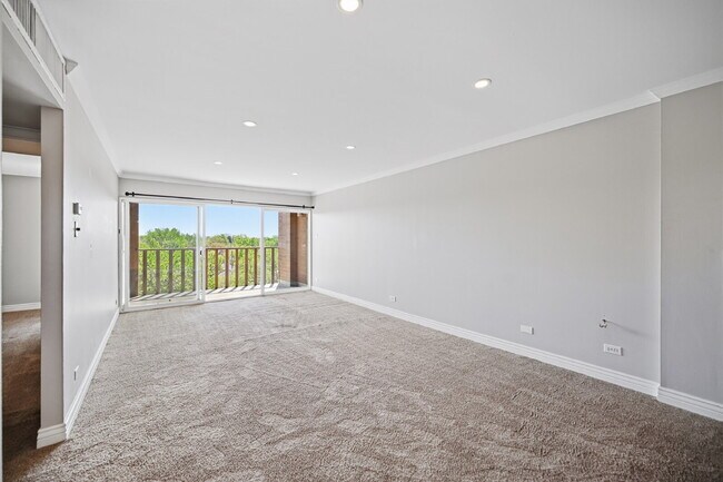 Building Photo - $2,240.95 2-Bed, 2-Bath Condo In Perfect Denver Location!