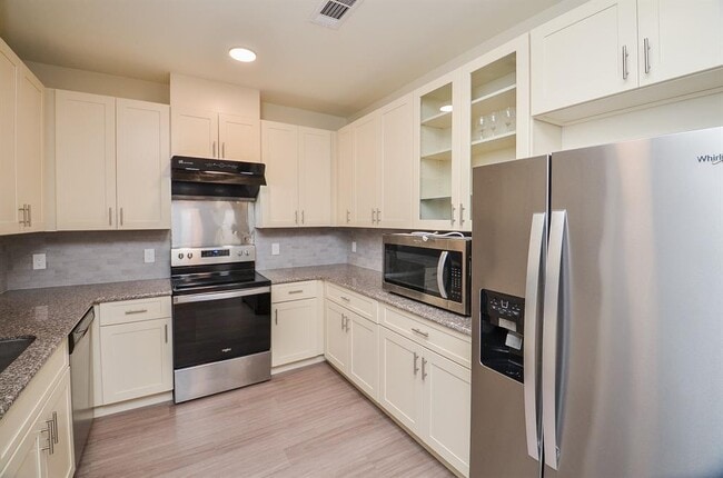 Building Photo - 6955 Turtlewood Dr