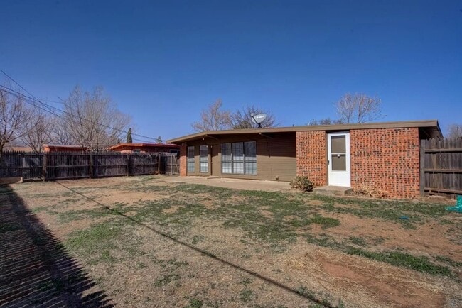 Building Photo - 2713 65th St