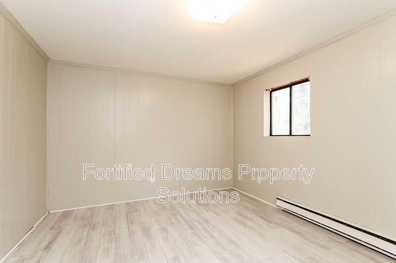 Building Photo - 201 Leisure Time Ln