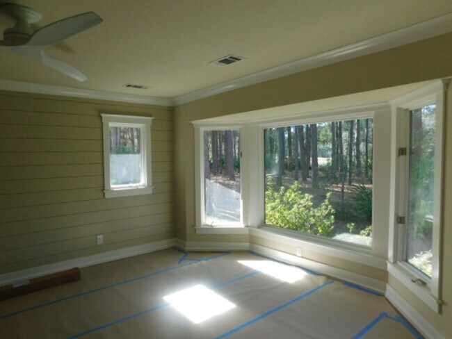 Building Photo - Lovely Remodeled Home In Hilton Head Plantation