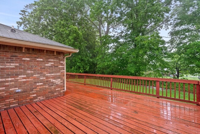 Building Photo - 735 Cayce Dr