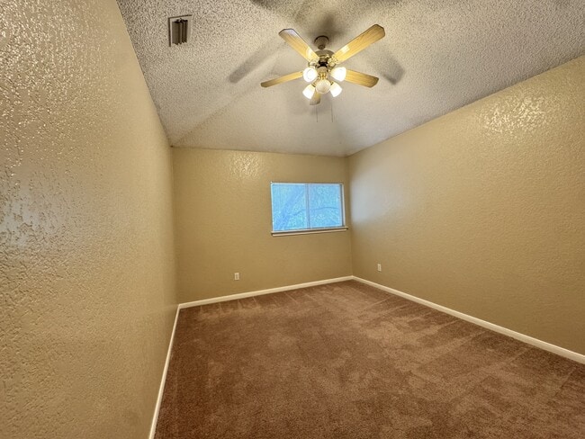 Building Photo - 2141 Redwing Way
