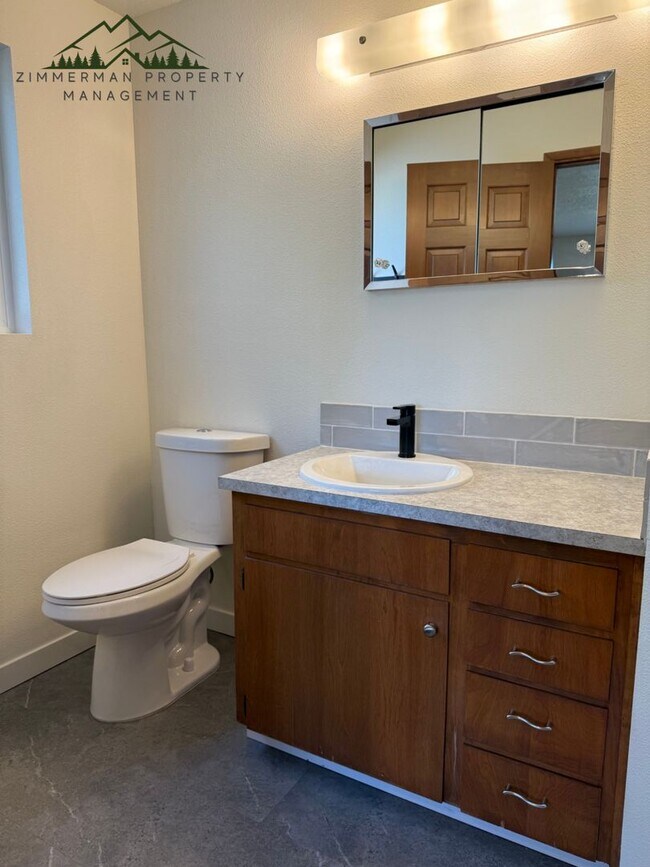Building Photo - Beautiful Home in Hayden Bridge