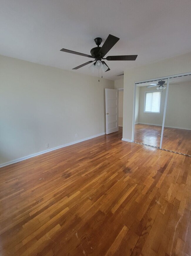 Building Photo - South Highlands 2bed/1bath