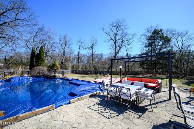 Building Photo - 570 Eltone Rd