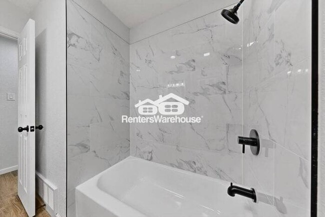 Building Photo - Completely ReFreshed Grapevine Rental