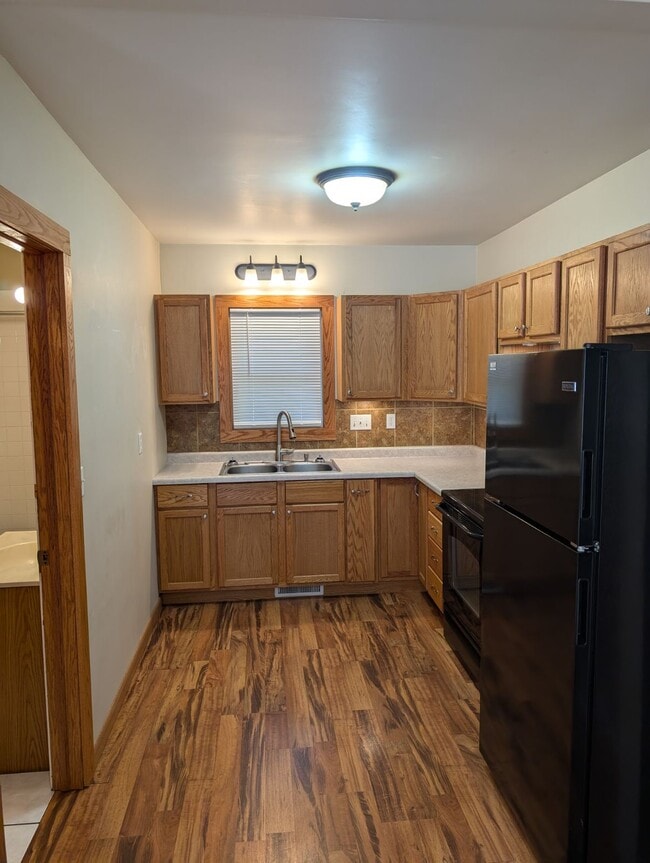 Building Photo - 409 2nd Ave NW