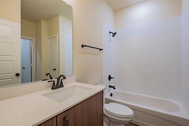 Building Photo - 643 Wheatfield Dr