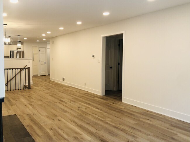 Building Photo - 2867 Charing Rd