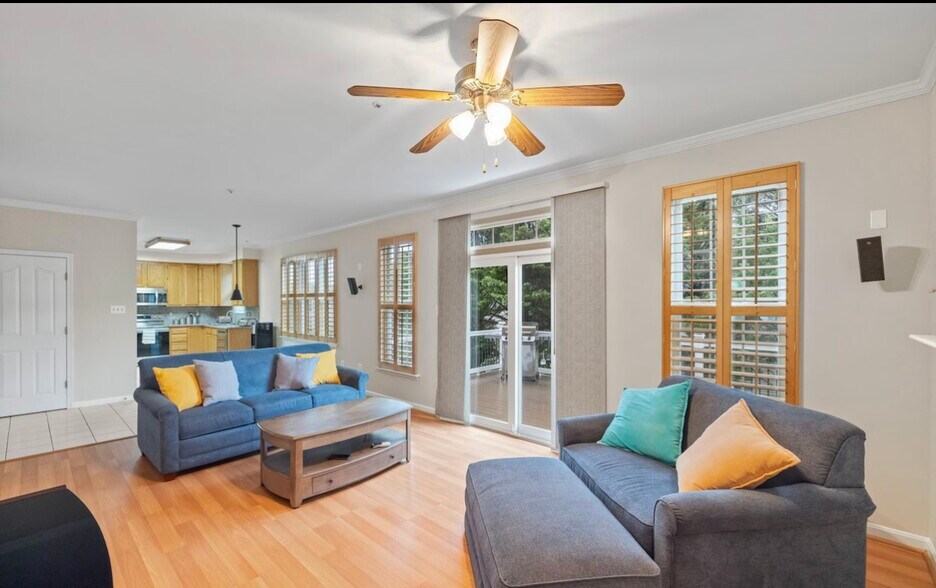Building Photo - 5714 Silk Tree Dr