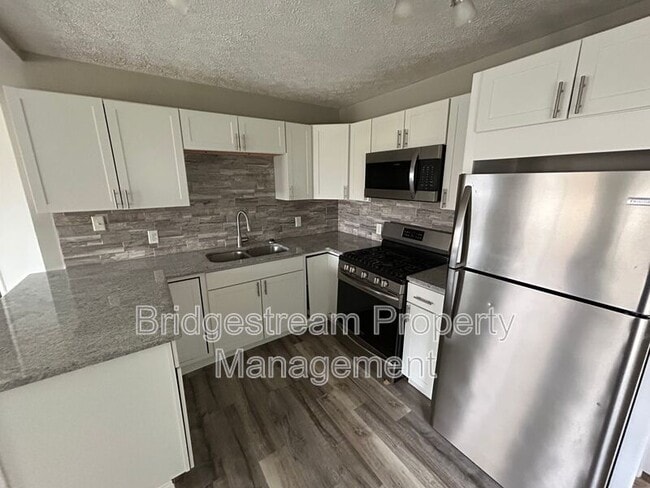 Building Photo - 539 S Monroe St