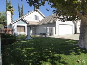 Building Photo - COMING SOON! Live Oaks Community 3 Bedroom...