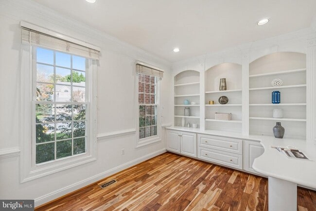 Building Photo - 4 Yellow Plum Ct