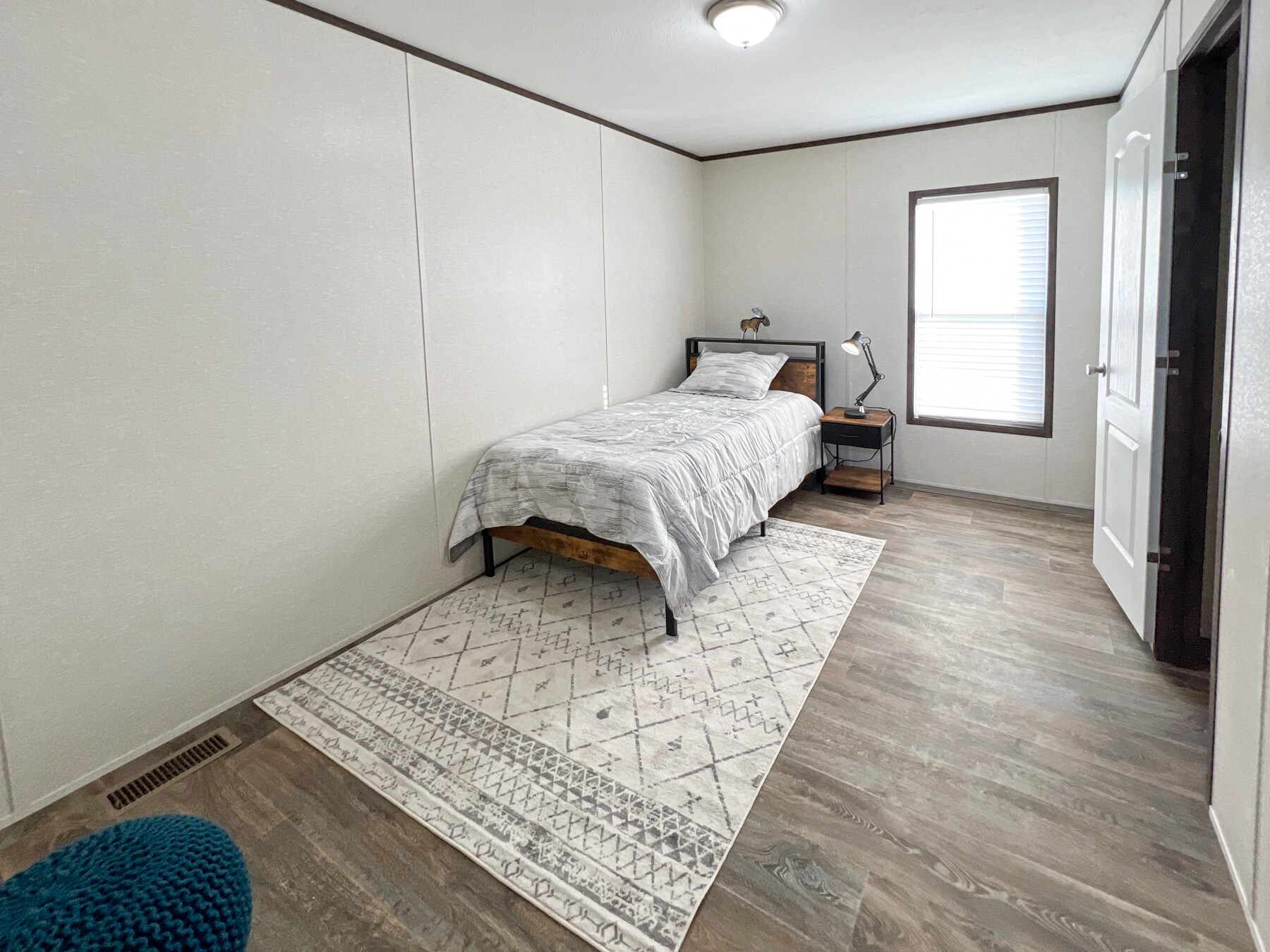 Guest bedroom - 615 San Rafael