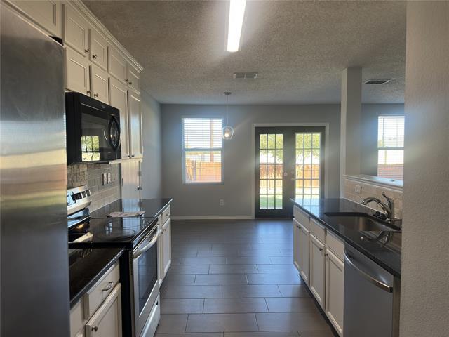 Building Photo - 1744 Hickory Creek Ln