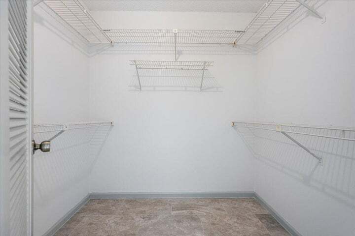 Building Photo - 2216 Amesbury Ct