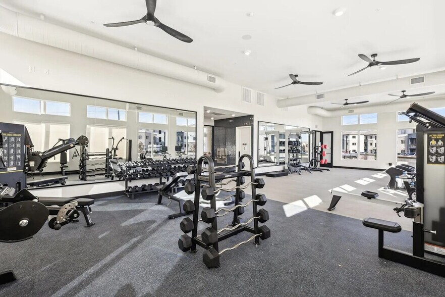 Building Photo - 5808 Boulder Hwy