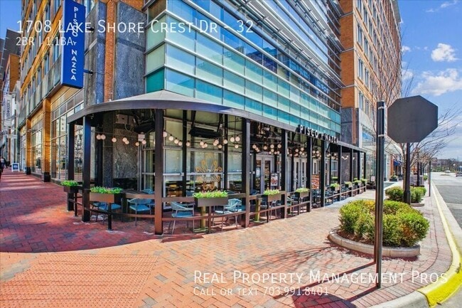 Building Photo - 1708 Lake Shore Crest Dr