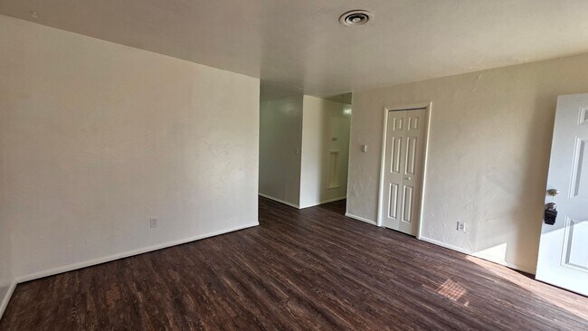 Building Photo - 4309 Woodedge Dr