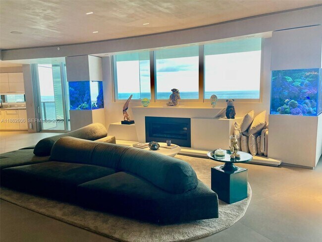 Building Photo - 18555 Collins Ave