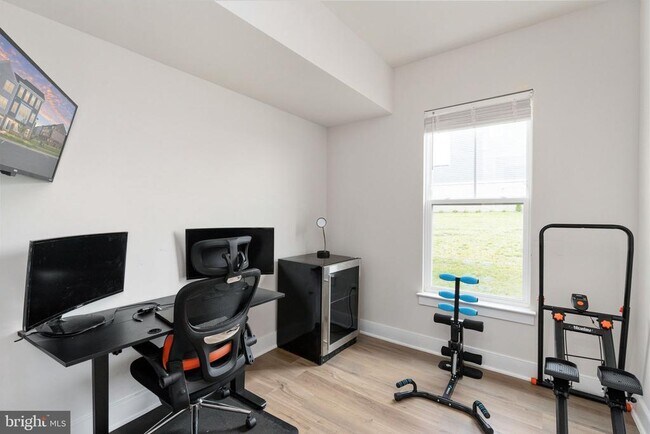 Building Photo - 1747 Riverbluff Ave