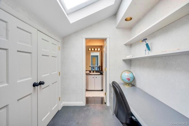 Building Photo - 22 Bayside Dr