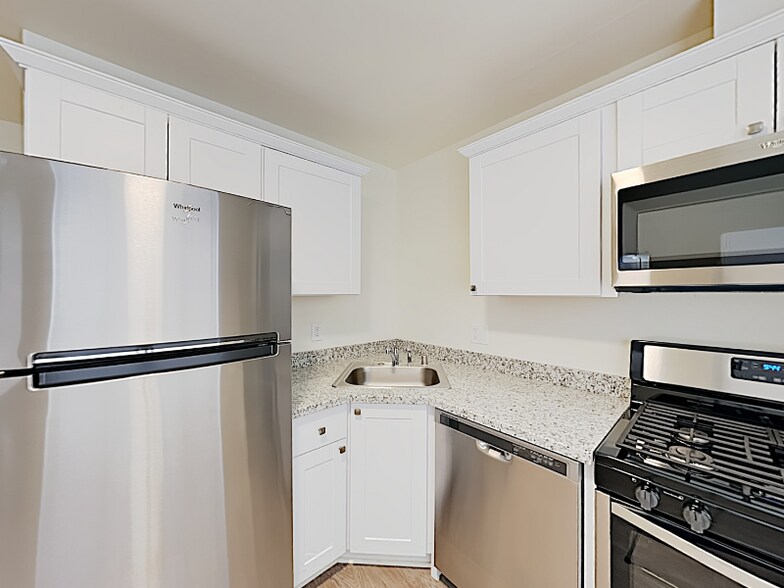 Building Photo - 2065 15th Ave