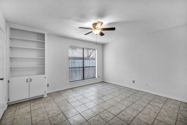 Building Photo - 4010 Cima Serena Dr