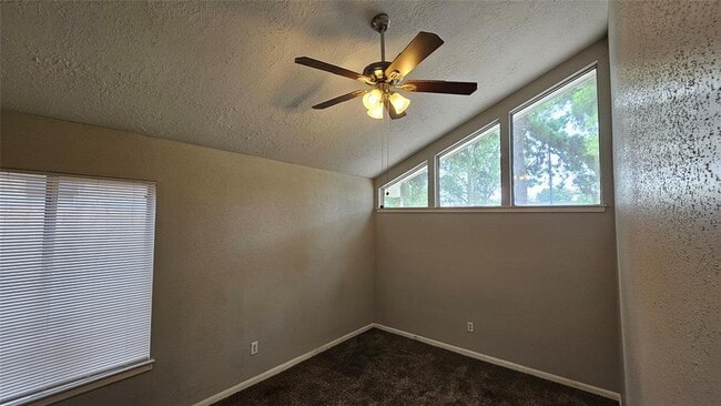 Building Photo - 10022 Windriver Dr