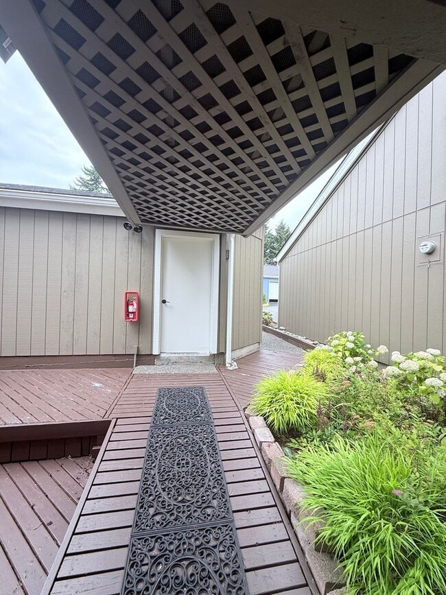 Building Photo - Charming 3-Bed Condo in Quail Run | Pool, ...