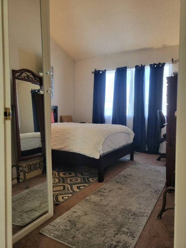 Building Photo - 2121 Dufour Ave