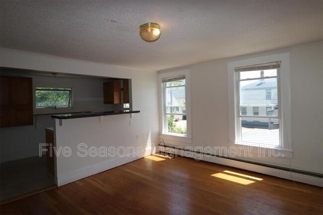 Building Photo - 128 N Winooski Ave