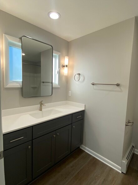 Primary Bath - 144 Main St