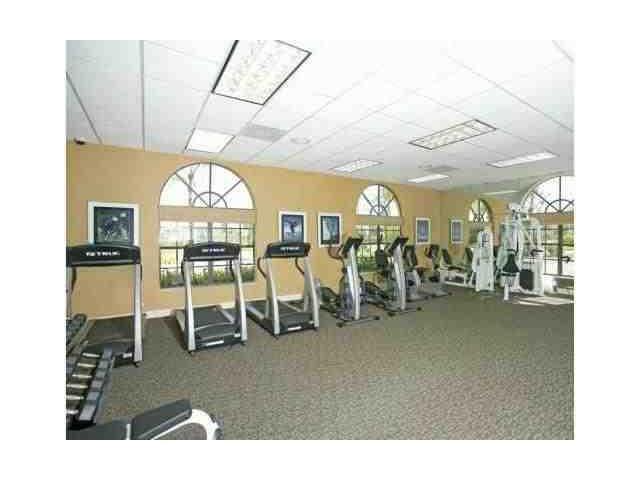 Building Photo - 1515 Lake Crystal Dr