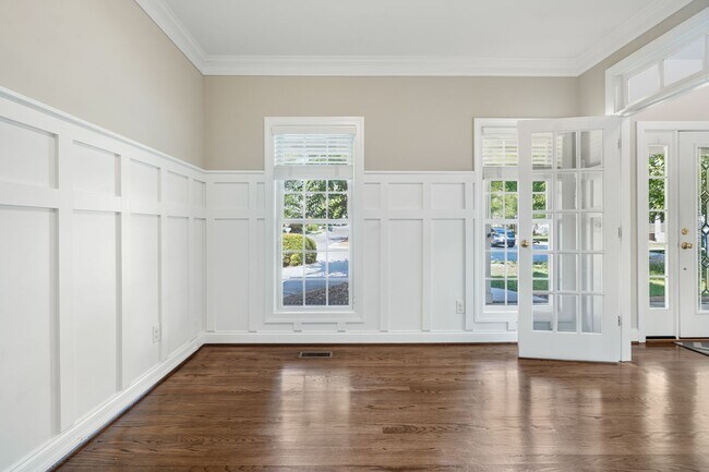 Building Photo - Welcome to Governor's Village Sprawling one level living with added Bonus space