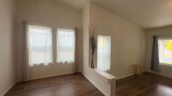 Building Photo - Great House in Thompson River Crossing