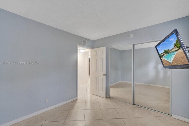 Building Photo - 106 Gardens Dr