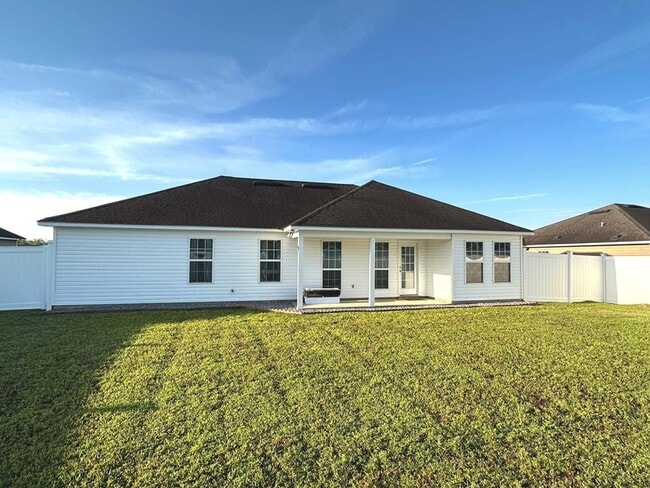 Building Photo - Your New Home Awaits: Stunning Rental Property in Branch Pt Subdivision, Valdosta, GA!