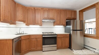 Building Photo - 48 Garden St