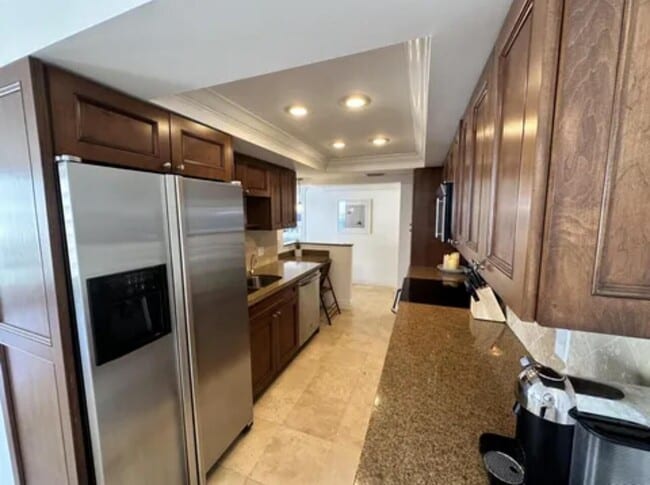 Building Photo - 5460 N Ocean Dr