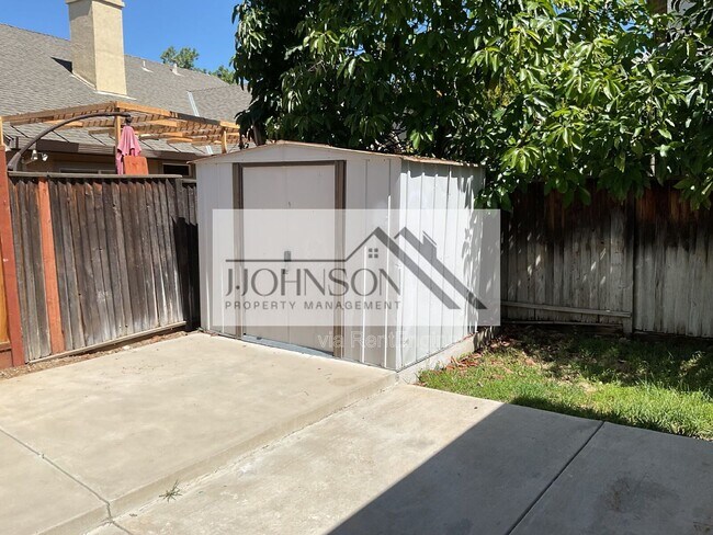 Building Photo - 4343 Middlefield Dr