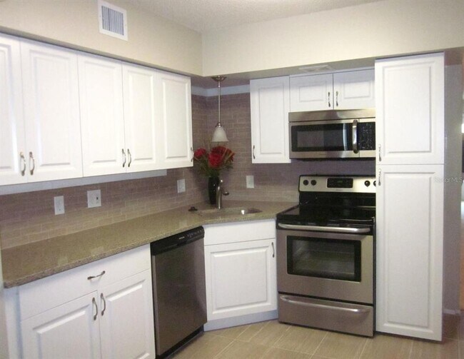 Building Photo - 2456 Ecuadorian Way