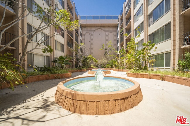 Building Photo - 421 La Fayette Park Pl