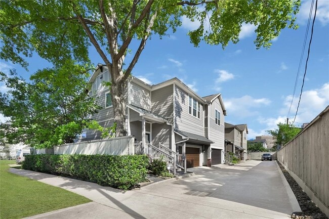 Building Photo - 1333 W 23rd St