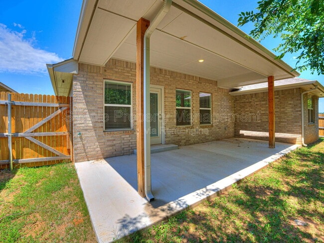 Building Photo - 400 Fallview Ct