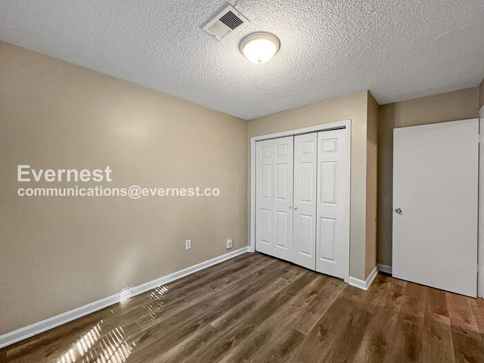 Building Photo - 5318 Haynes Dr