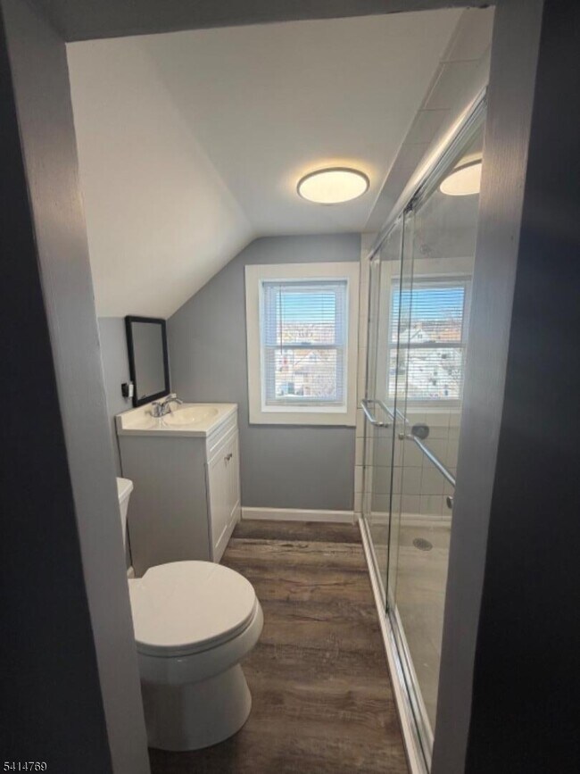 Building Photo - 182 Pierre Ave