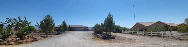 Building Photo - 831 David Adam Rd