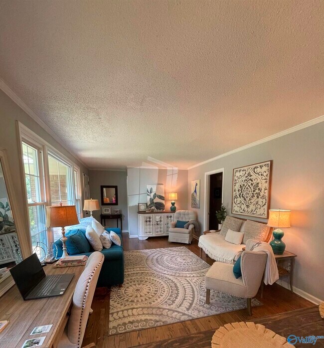 Building Photo - 2105 Hansel Ave SW